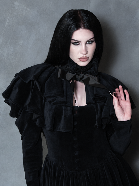PRE-ORDER - Haunted Beauty Capelet in Black