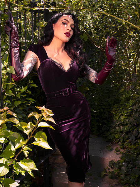 Glamour Ghoul Gown - Vampira® by La Femme En Noir