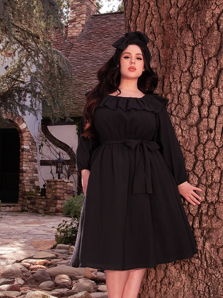 Divination Peasant Dress in Black La Femme En Noir