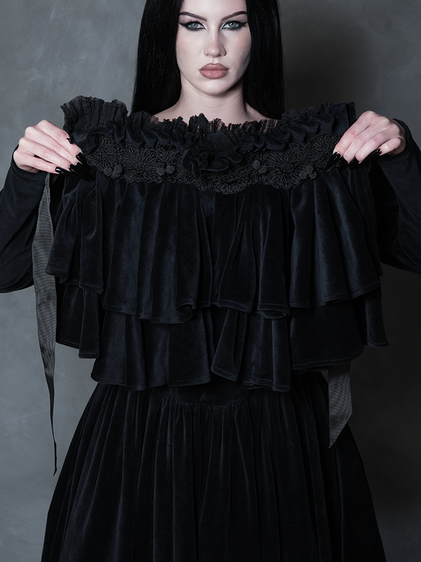 PRE-ORDER - Haunted Beauty Capelet in Black