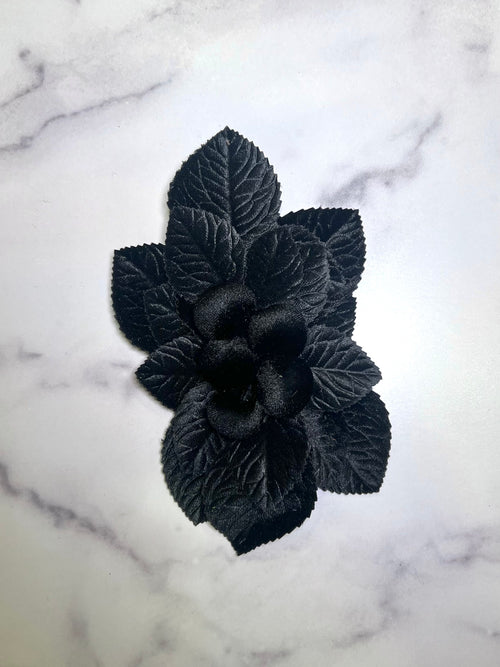 BACKLOT - Floral Brooch in Black
