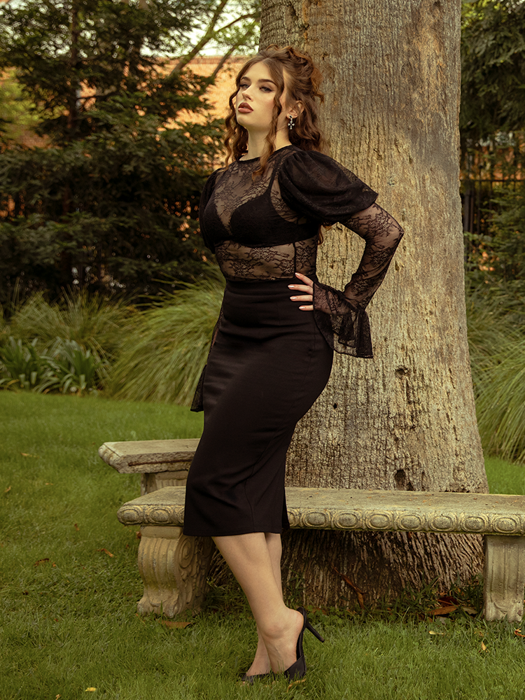 The Juliet Lace Top in Black calls to lovers of gothic glamour, its lace details framing the silhouette with haunting grace.