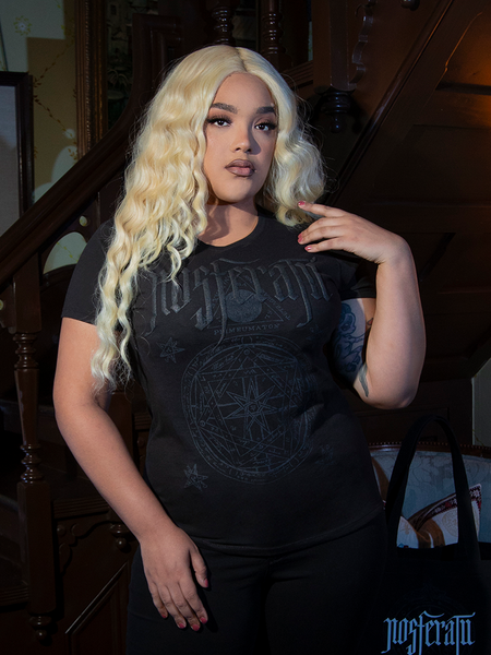 With a form-fitting silhouette, the NOSFERATU Occult T-shirt in Black is a gothic wardrobe essential, adorned with a mesmerizing sigil design.