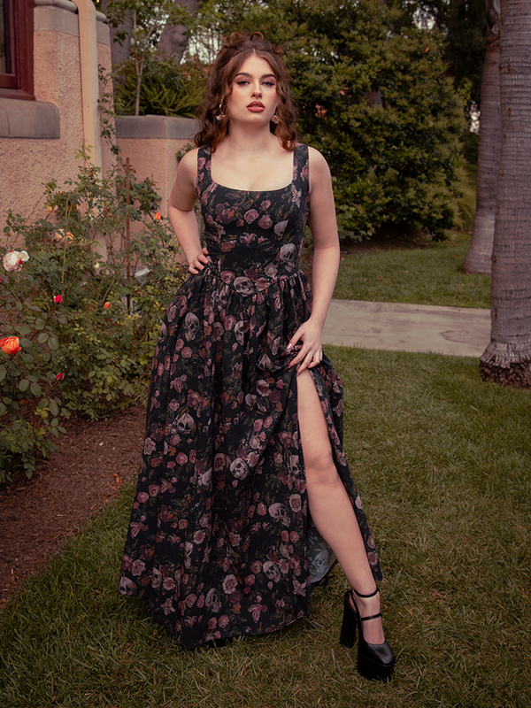 For nights steeped in candlelight, the Novella Maxi Dress in Decayed Beauty Print drifts gracefully, embodying gothic femininity.