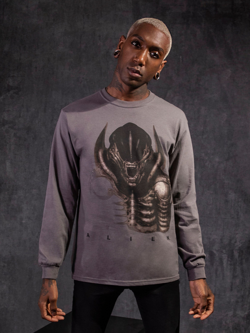 Braxton in the gothic inspired outfit from La Femme en Noir featuring the all-new Alien™ Xenomorph Vintage Long Sleeve in Grey. 