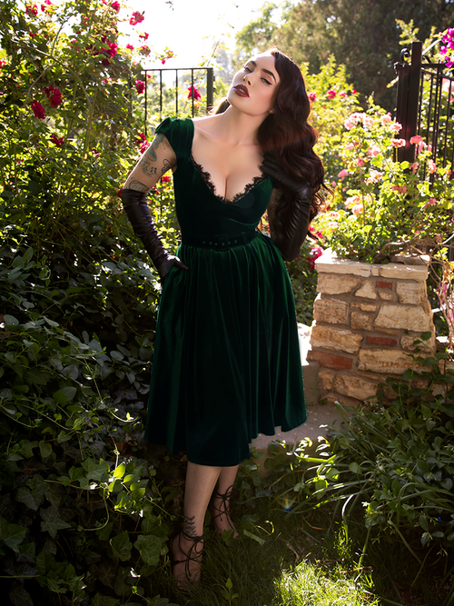 Glamorously Gothic | Gothic Dresses and Clothing La Femme En Noir Glamorously Gothic | Gothic Dresses and Clothing La Femme En Noir