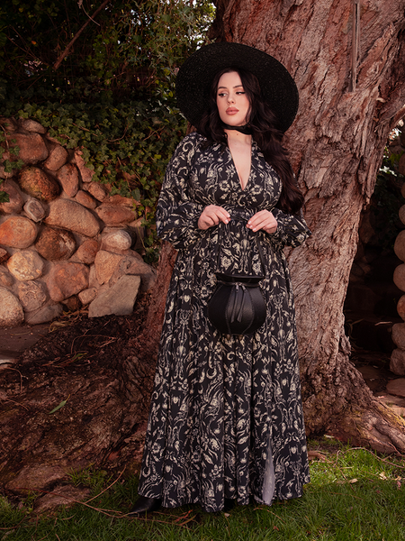 Belladonna Maxi Dress in Cottage Witch Toile Print M Belladonna Maxi Dress in Cottage Witch Toile Print M