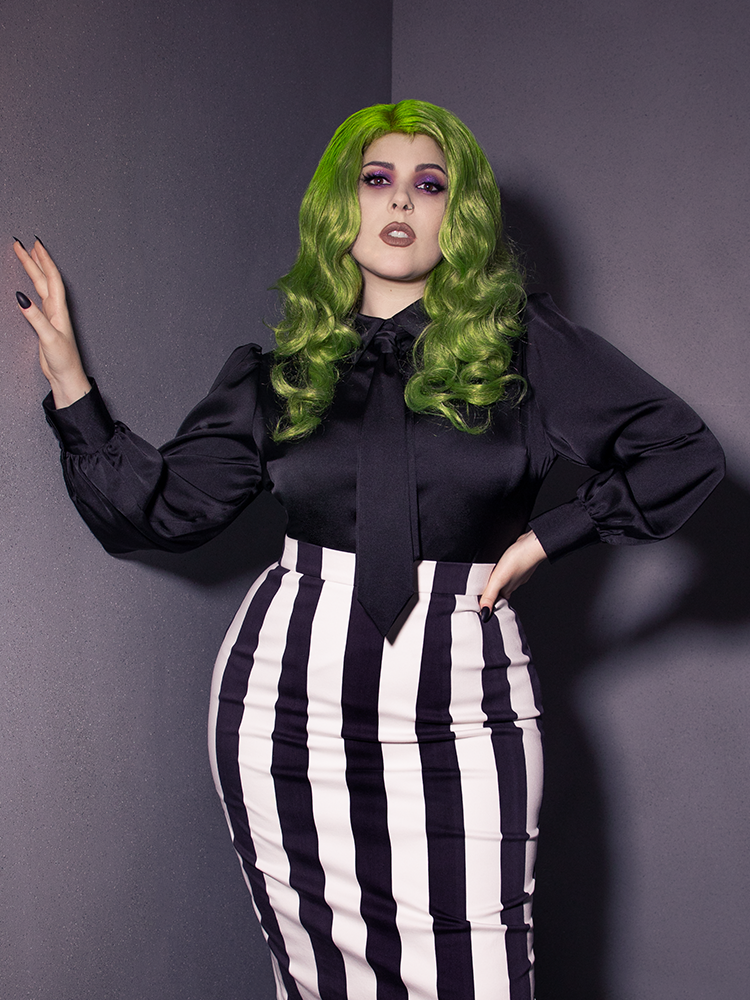 正規 w/Matching Blouse Bowie Tie Goth | Charmeuse Black in トップス