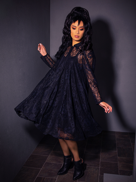 La Femme en Noir's BEETLEJUICE™ Darkroom Dress looks magnificent on this stunning female model.