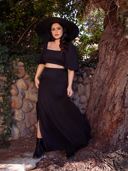 LA Cool in an All-Black Set