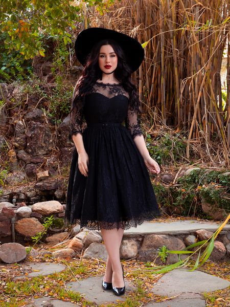 Mourning Dress in Black Lace Gothic Glamour Clothing La Femme En Noir